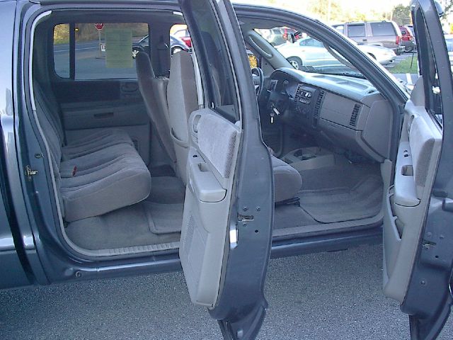 2002 Dodge Dakota 4dr LX 4WD Auto