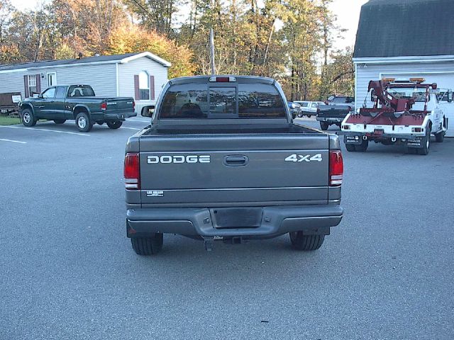2002 Dodge Dakota 4dr LX 4WD Auto