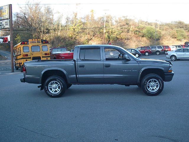 2002 Dodge Dakota 4dr LX 4WD Auto