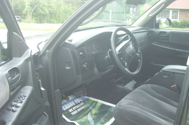 2002 Dodge Dakota 4dr LX 4WD Auto