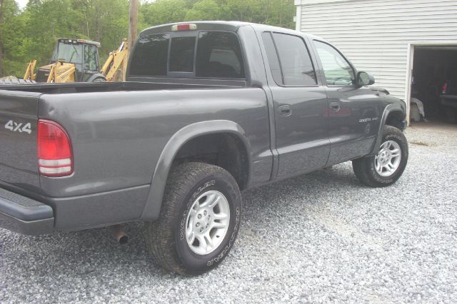 2002 Dodge Dakota 4dr LX 4WD Auto