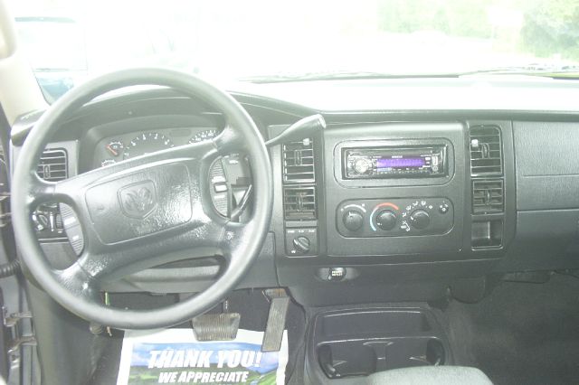 2002 Dodge Dakota 4dr LX 4WD Auto