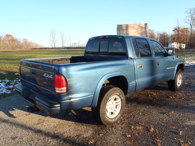 2002 Dodge Dakota 4dr LX 4WD Auto