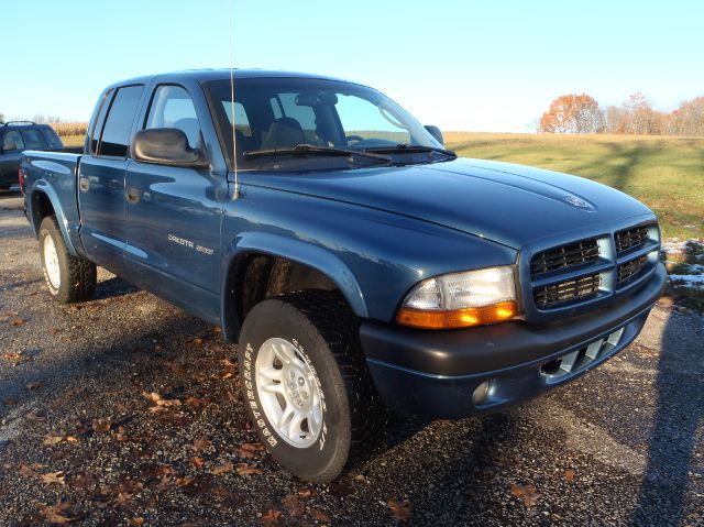 2002 Dodge Dakota 4dr LX 4WD Auto