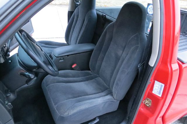 2002 Dodge Dakota 4dr Sdn S Auto