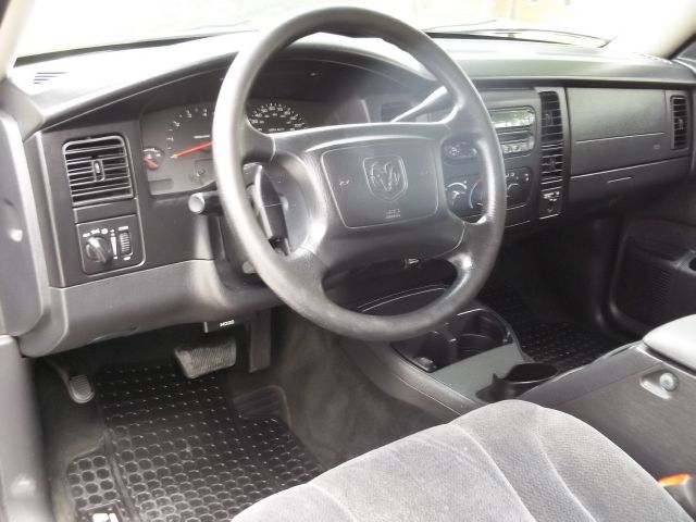2003 Dodge Dakota Wolfsburg Edition Sedan