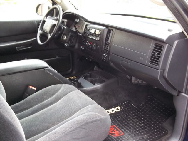 2003 Dodge Dakota Wolfsburg Edition Sedan