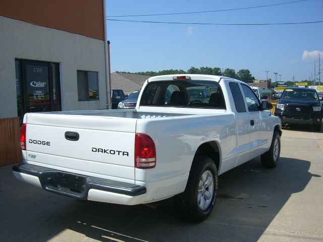 2003 Dodge Dakota L300 2 4DR SDN