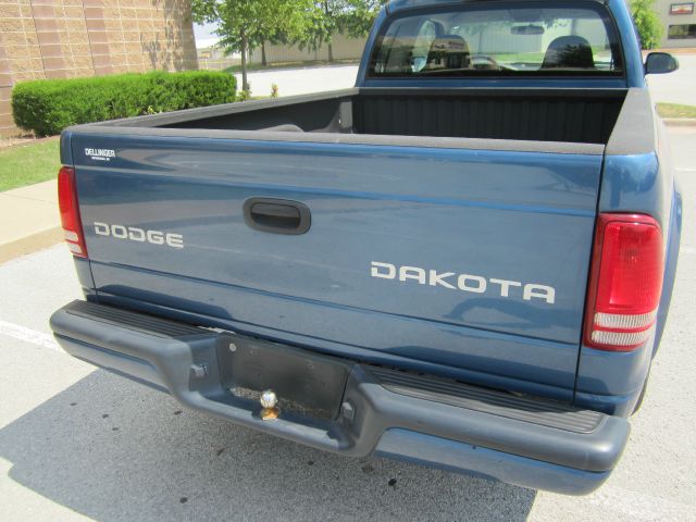 2003 Dodge Dakota L300 2 4DR SDN