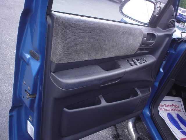 2003 Dodge Dakota Collection Rogue