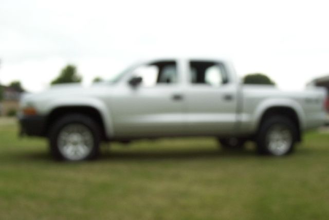 2004 Dodge Dakota 4dr LX 4WD Auto