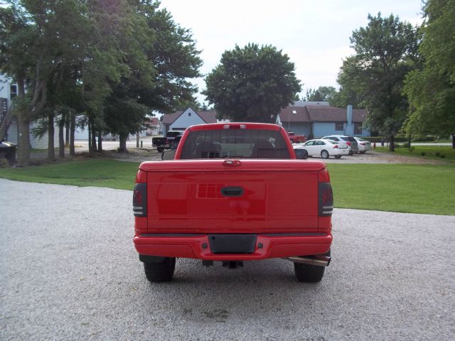 2004 Dodge Dakota Elk Conversion Van