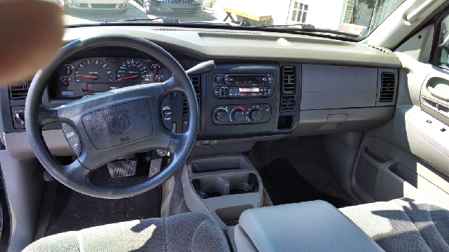 2004 Dodge Dakota 4dr LX 4WD Auto