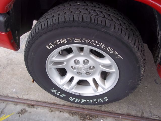 2004 Dodge Dakota Extended Cab V8 LT W/1lt