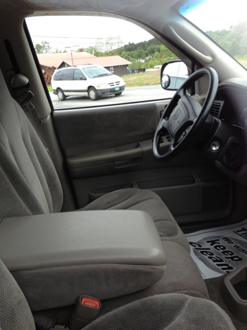 2004 Dodge Dakota 4dr LX 4WD Auto