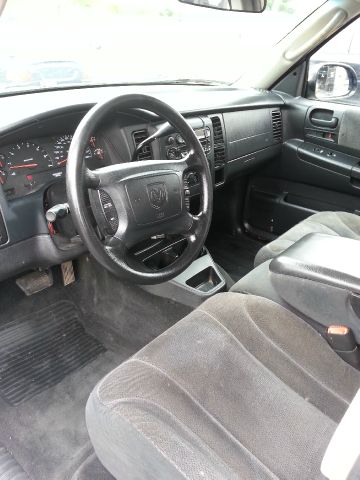 2004 Dodge Dakota LS ES