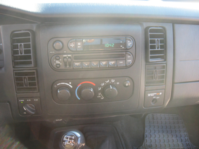 2004 Dodge Dakota Wolfsburg Edition Sedan