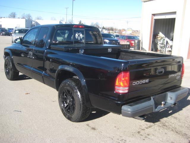 2004 Dodge Dakota Base