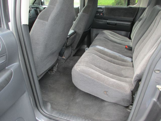 2004 Dodge Dakota LS ES