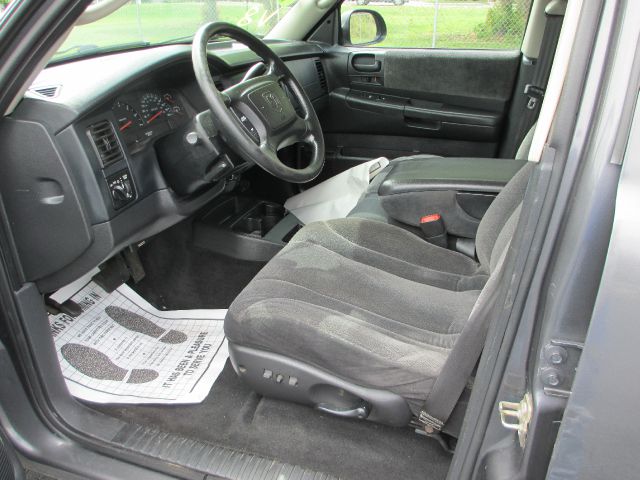 2004 Dodge Dakota LS ES