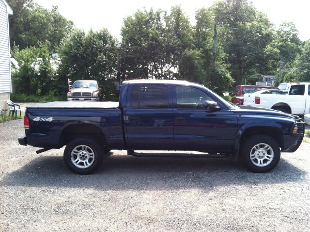 2004 Dodge Dakota 2dr Cpe GLS TDI Manual