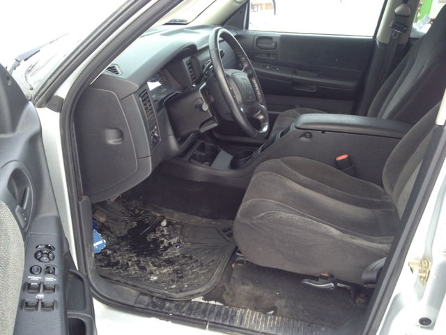 2004 Dodge Dakota 4dr LX 4WD Auto