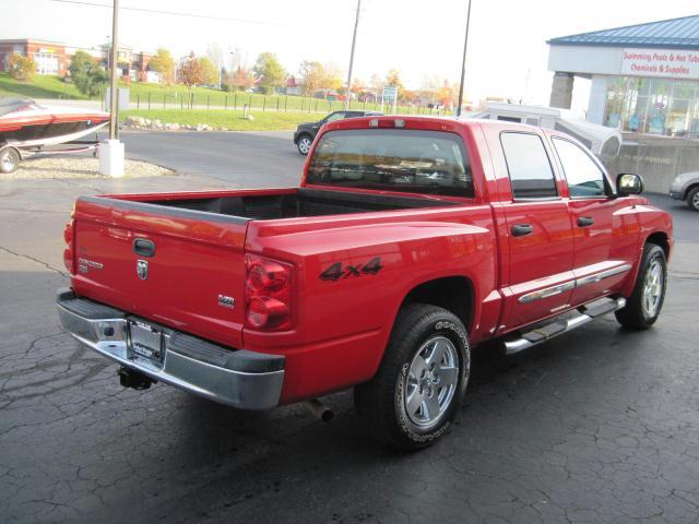 2005 Dodge Dakota SL2