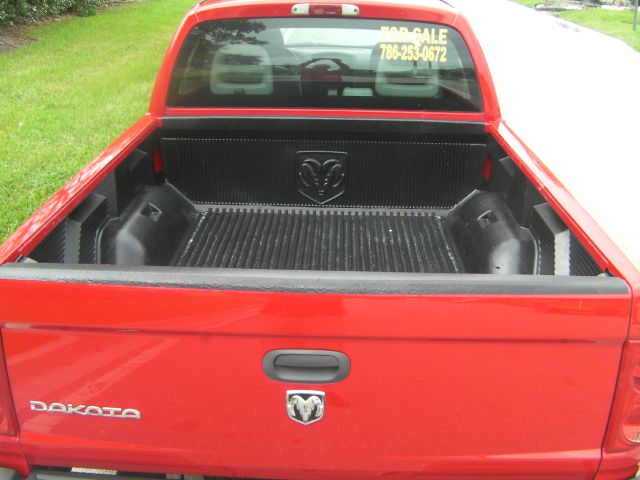 2005 Dodge Dakota 4dr LX 4WD Auto