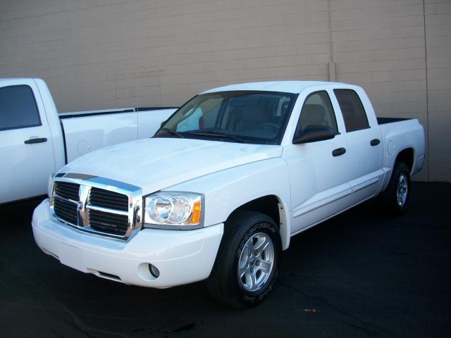 2005 Dodge Dakota LS ES