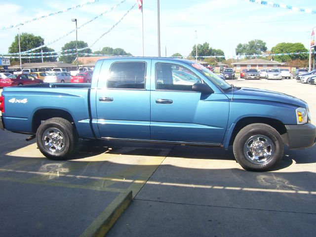 2005 Dodge Dakota 4dr LX 4WD Auto