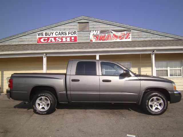 2005 Dodge Dakota LS ES