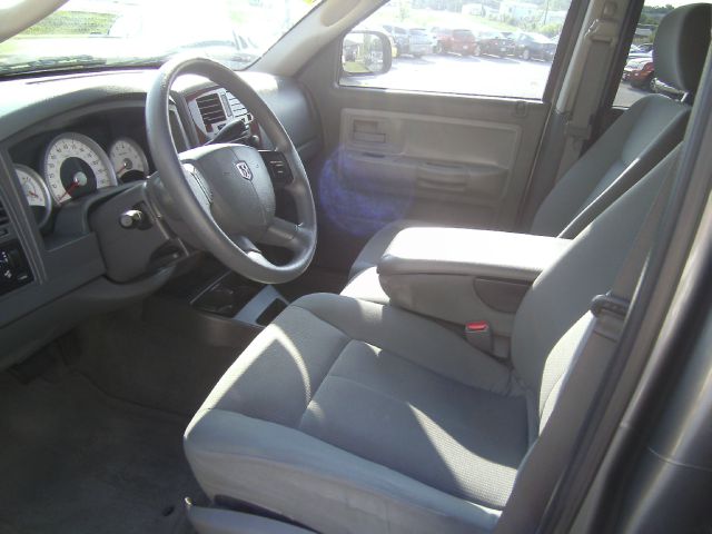 2005 Dodge Dakota LS ES