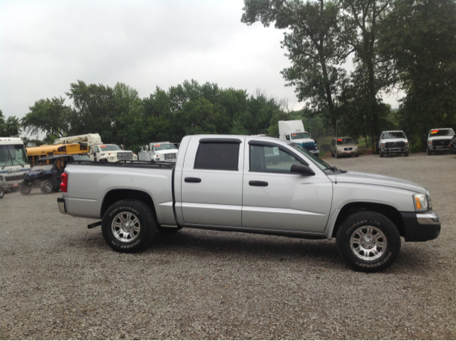 2005 Dodge Dakota Collection Rogue