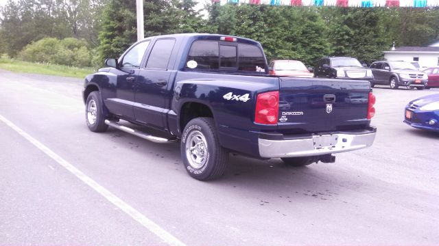 2005 Dodge Dakota 4dr LX 4WD Auto
