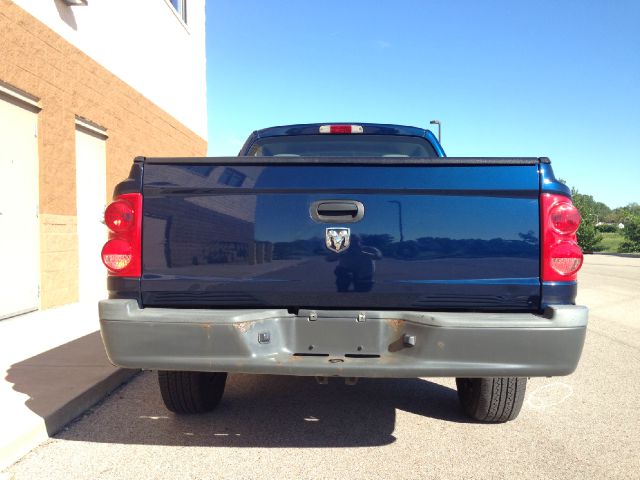 2005 Dodge Dakota 4dr LX 4WD Auto