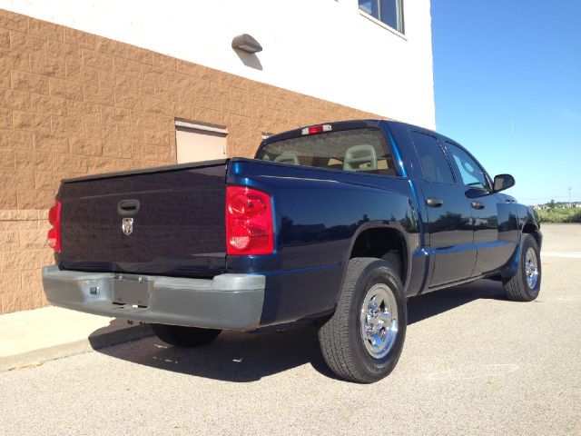2005 Dodge Dakota 4dr LX 4WD Auto