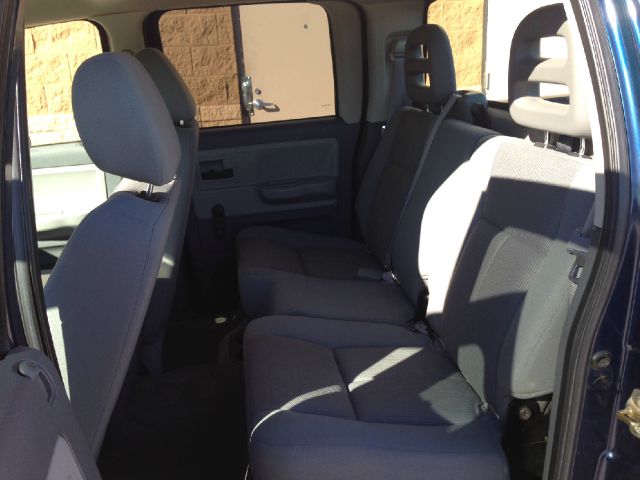 2005 Dodge Dakota 4dr LX 4WD Auto