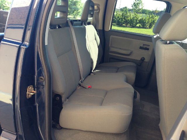 2005 Dodge Dakota 4dr LX 4WD Auto