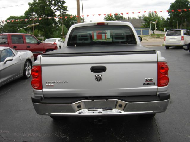 2005 Dodge Dakota Collection Rogue