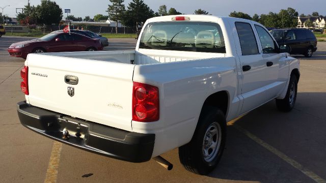 2005 Dodge Dakota 4dr LX 4WD Auto