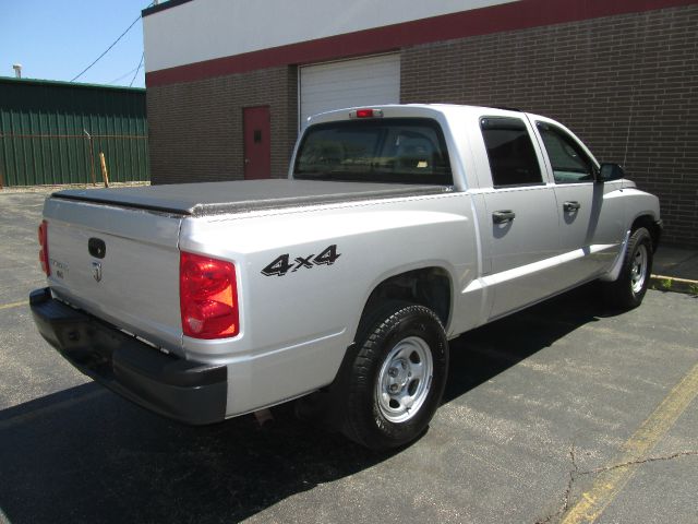 2005 Dodge Dakota 4dr LX 4WD Auto
