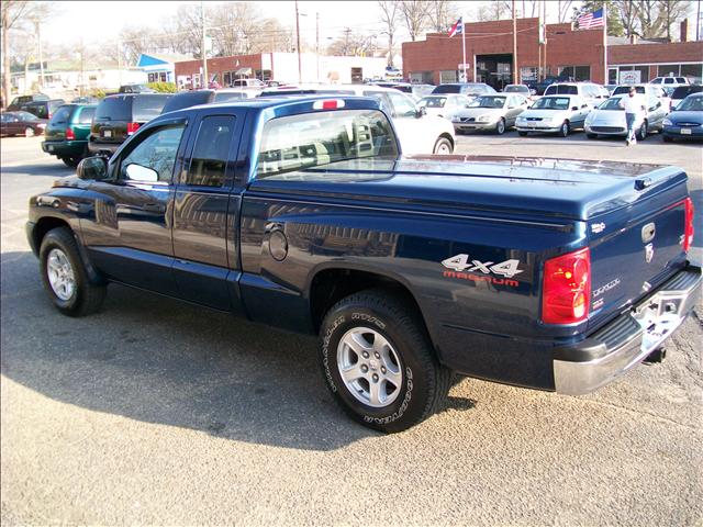 2005 Dodge Dakota SLT