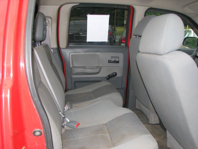 2005 Dodge Dakota 4dr LX 4WD Auto