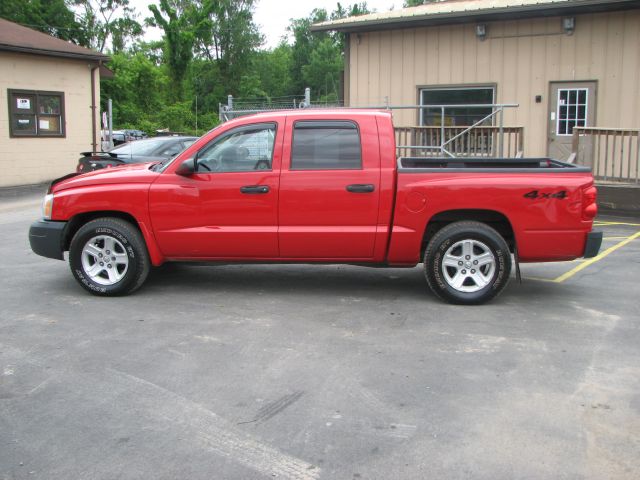 2005 Dodge Dakota 4dr LX 4WD Auto