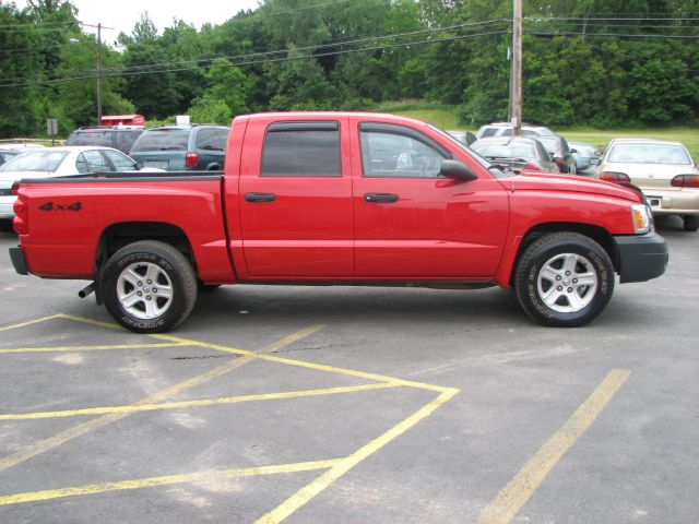 2005 Dodge Dakota 4dr LX 4WD Auto
