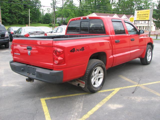 2005 Dodge Dakota 4dr LX 4WD Auto
