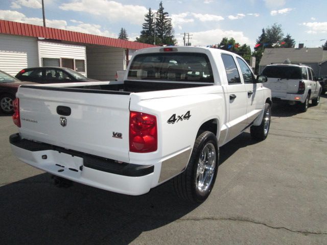 2005 Dodge Dakota 4dr LX 4WD Auto