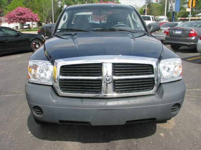 2005 Dodge Dakota Base