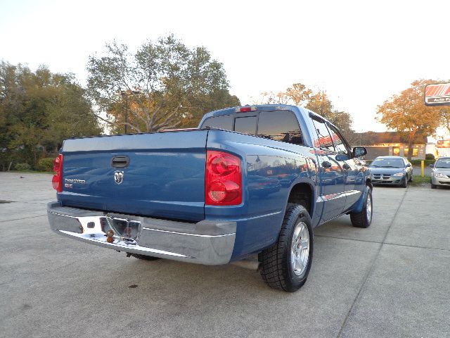 2005 Dodge Dakota LS ES