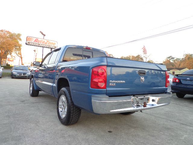 2005 Dodge Dakota LS ES